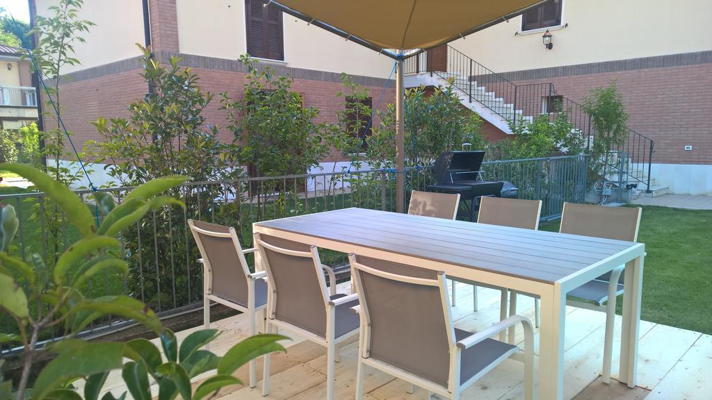 Appartamenti Corte Dei Cipressi Roe Exteriör bild
