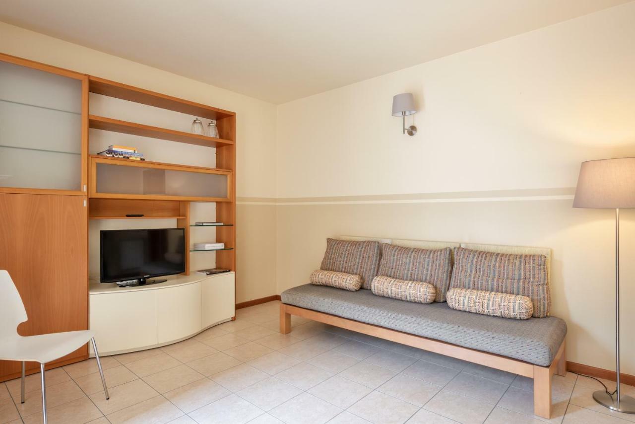 Appartamenti Corte Dei Cipressi Roe Exteriör bild