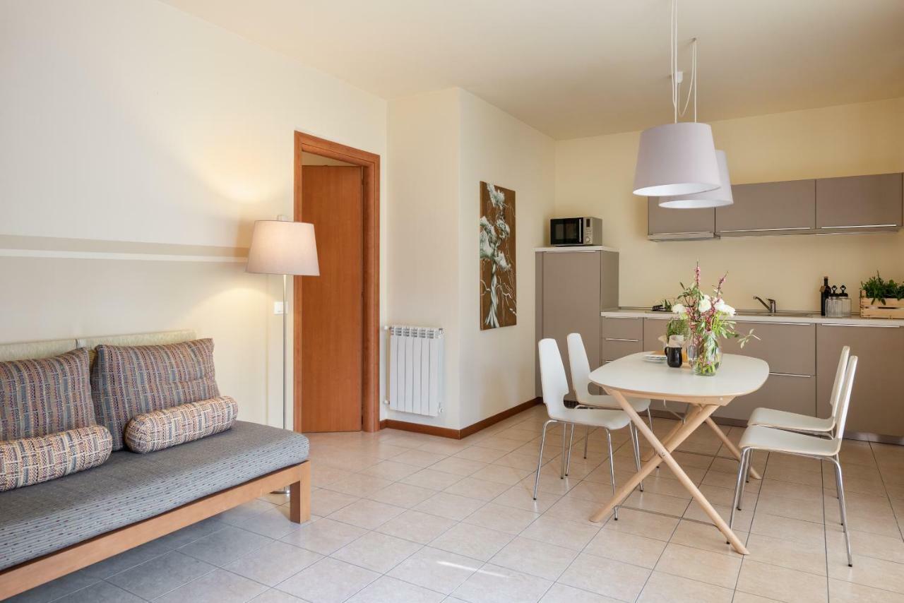 Appartamenti Corte Dei Cipressi Roe Exteriör bild