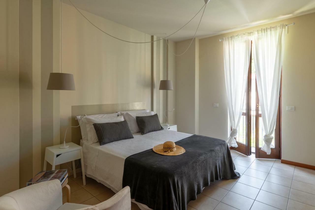 Appartamenti Corte Dei Cipressi Roe Exteriör bild