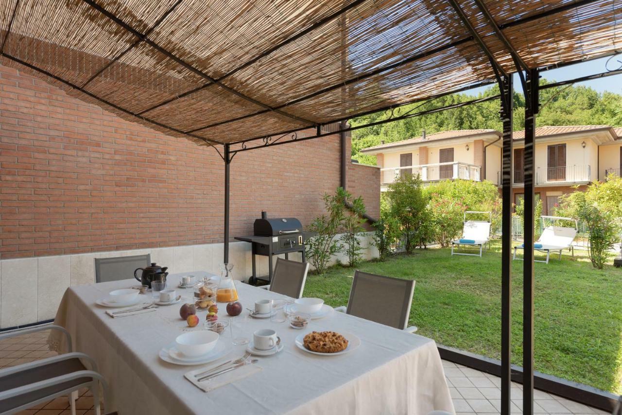Appartamenti Corte Dei Cipressi Roe Exteriör bild